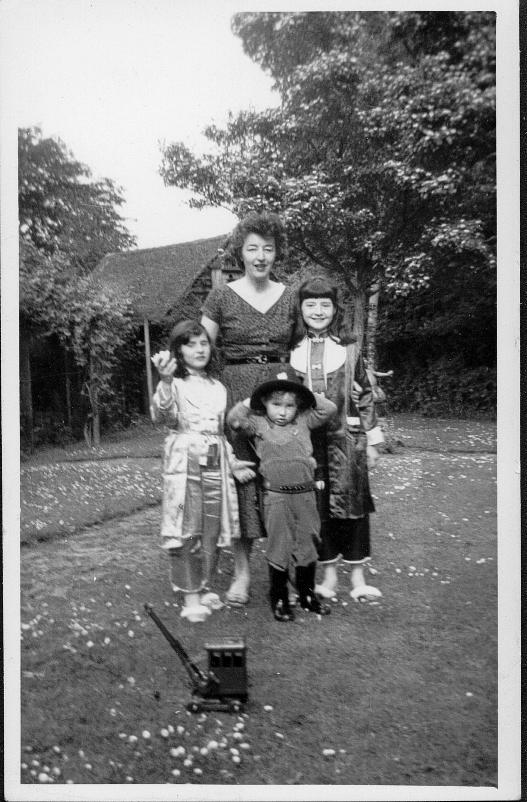 Denise Ron and Terry with their Mom Dress Up at Chimneys